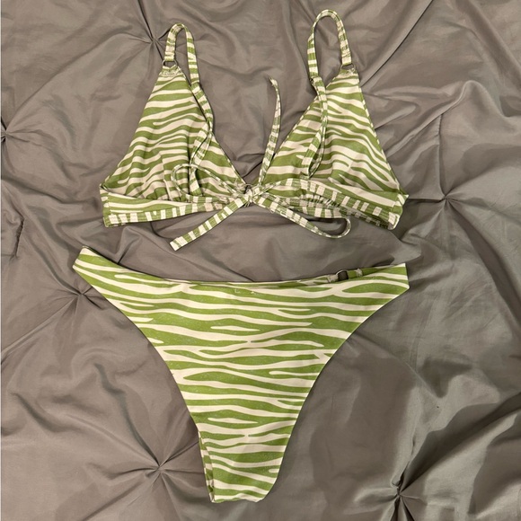 shein green and white zebra bikini set - Picture 2 of 4